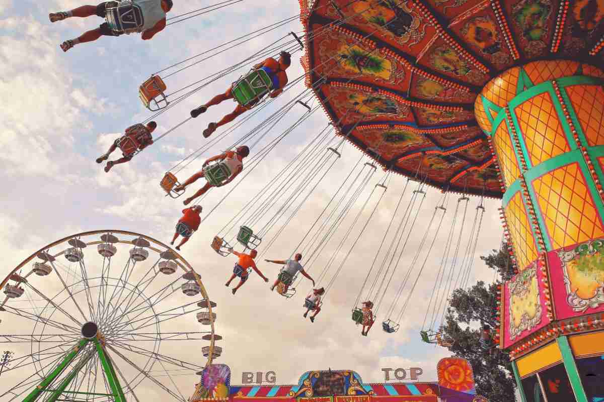 Giostra del parco divertimenti