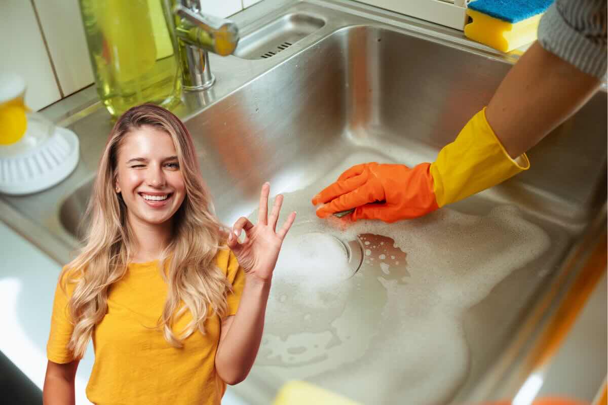 pulire lavello e donna che fa ok 