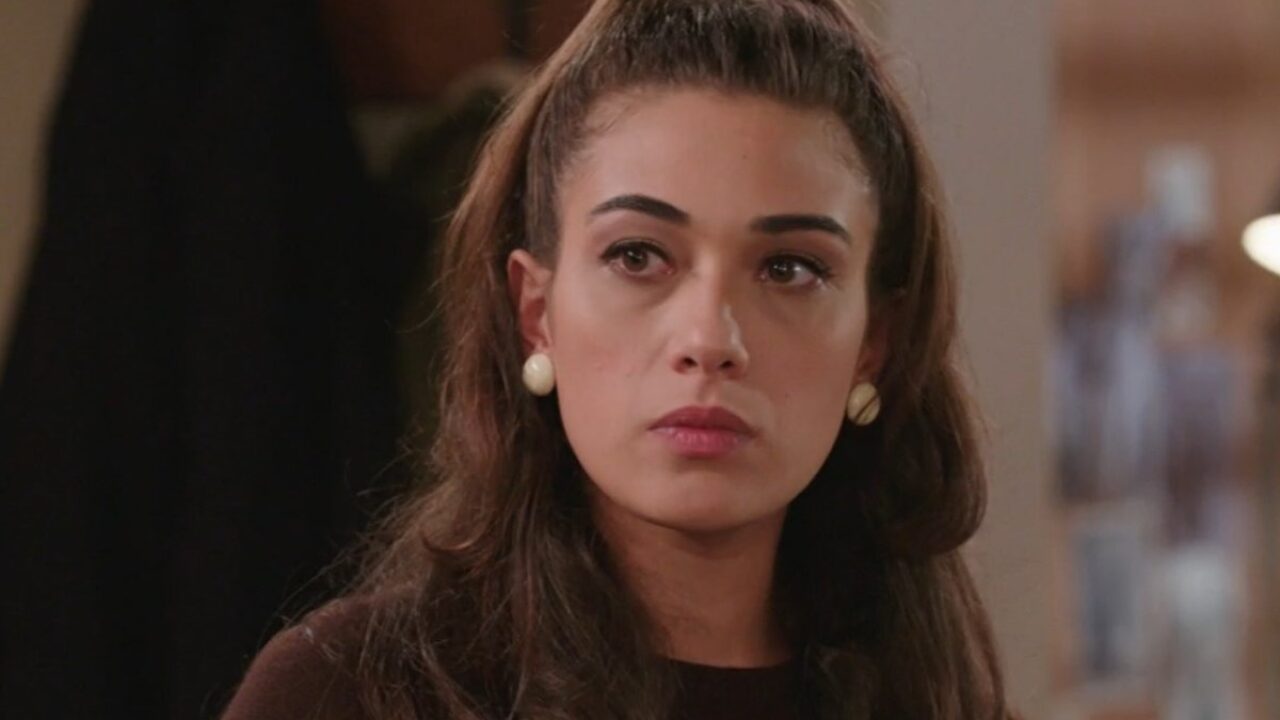 Il Paradiso, l'attrice che interpreta Rosa: "Non sanno come andrà a  finire", poi parla di una 'svolta' - AMB News