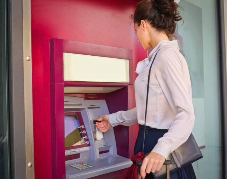 Prelievo contanti: cosa cambia?