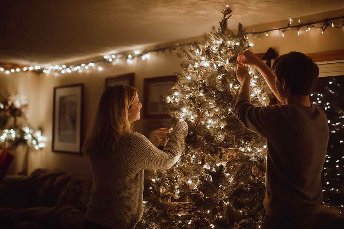 Fare l'albero di Natale di sera