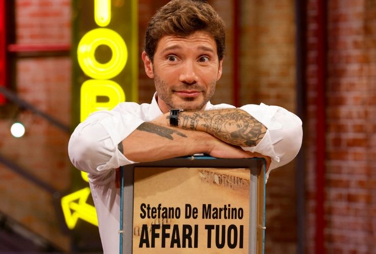 Stefano De Martino perplesso