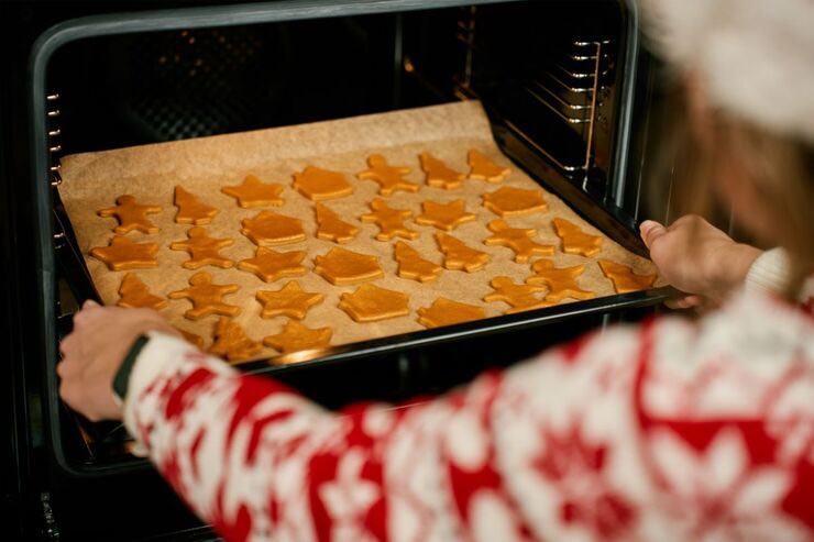 Infornare biscotti di Natale 