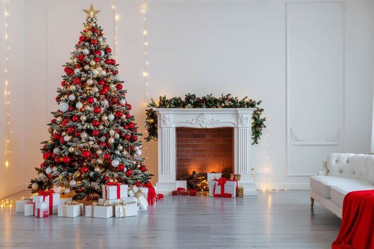 Albero di Natale, camino, ghirlanda 