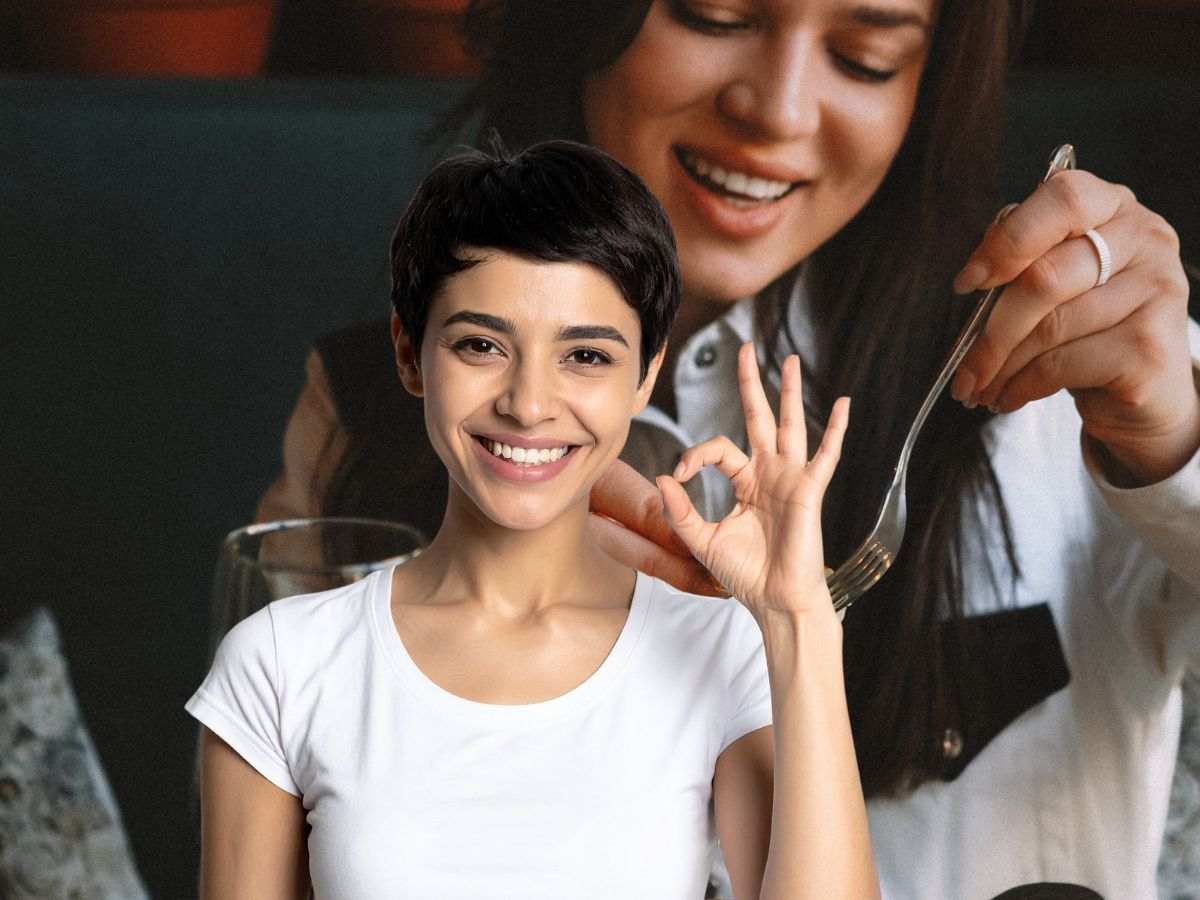 sfondo donna che mangia e donna che fa ok